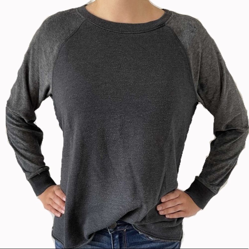 American Eagle medium grey sweatshirt